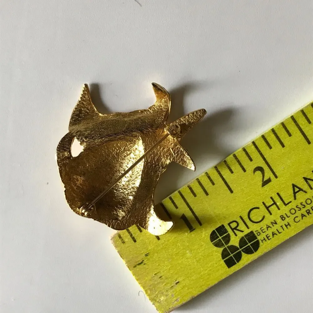 Vintage Dimensional Lucky Koi Gold Tone Textured Fish Pin / Brooch